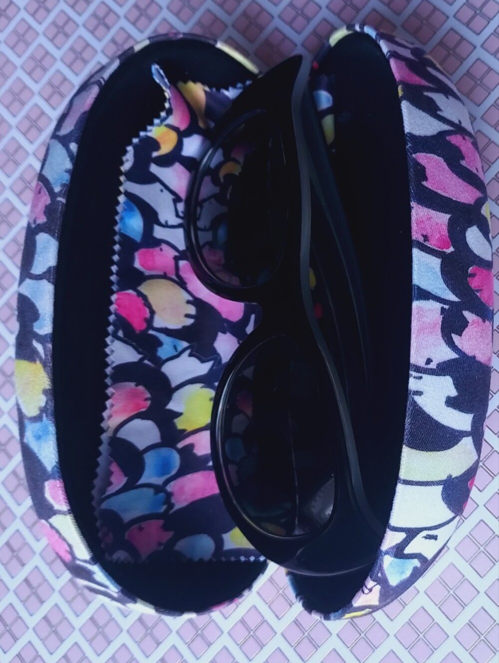 Tsumori Chisato Black Sunglasses with cats pattern colorful Case box cloth set - Picture 12 of 16